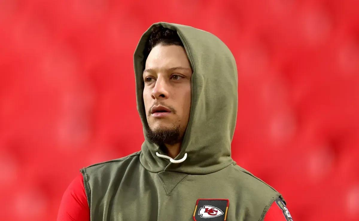 Patrick Mahomes reveals two words he told Travis Kelce after drop, before Chiefs’ eventual win vs Commanders