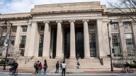 Administration offers all colleges preferential funding plan MIT rejected