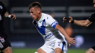 Deportivo Riestra dejó escapar el triunfo ante Vélez, pero sigue en la cima