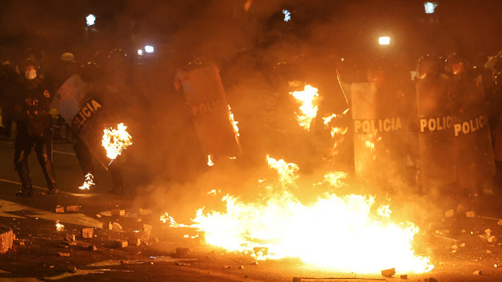 Se agudiza la crisis: Un manifestante muerto durante multitudinaria protesta en Perú contra Gobierno y Congreso
