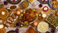 This Grocery Chain's $36 Thanksgiving Feast Gives Aldi A Run For Its Money