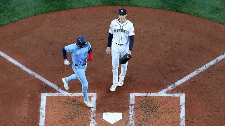Blue Jays swing early to cut into Seattle Mariners ALCS lead