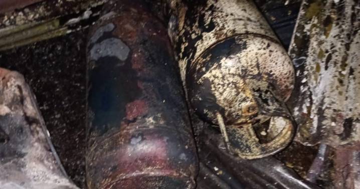 Incendio consume vivienda y vehículos en oriente de Caldas: falta de hidrantes dificultó labores