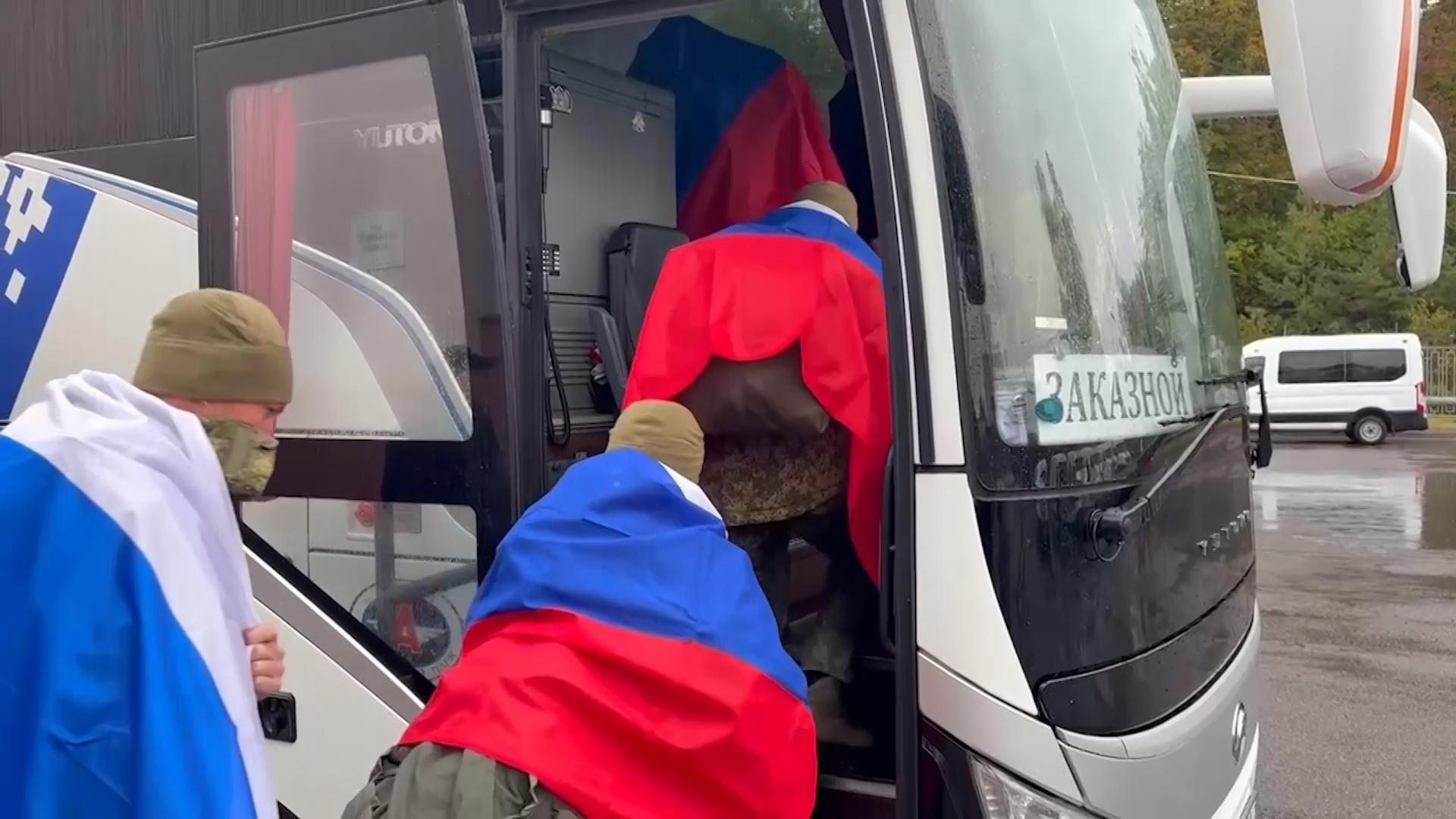 Russian soldiers handed over during prisoner of war exchange in Belarus