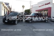 Choque entre camionetas en colonia Carranza de Monclova