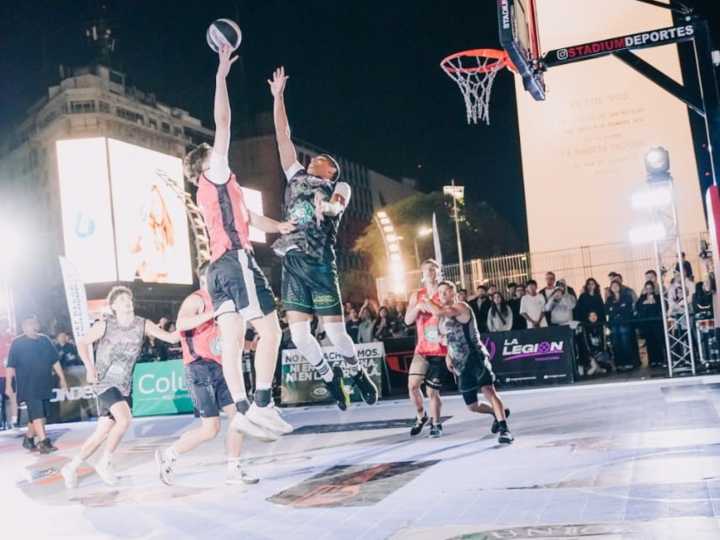 El básquet 3x3 copó el Obelisco