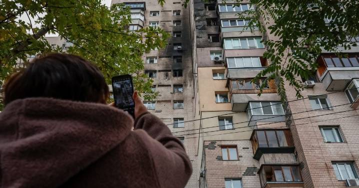 Russia unleashes fresh wave of deadly strikes on Ukraine after Trump's summit with Putin called off