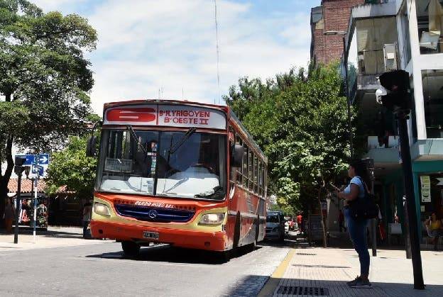Transporte público en situación terminal: la dura advertencia de AETAT al municipio capitalino