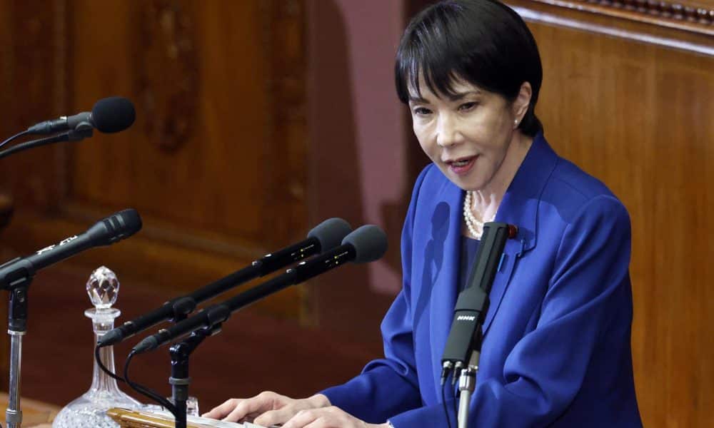 La primera ministra de Japón acelera el aumento del gasto en defensa al 2 % del PIB