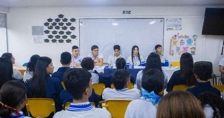 Uso de la Inteligencia Artificial y sus implicaciones, un debate que llega a este colegio de Manizales