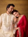 Kajal & Kitchlu’s Kiss Moment in Festive Mood