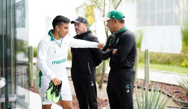 Ignacio Ambriz, el último técnico campeón con León que debutará ante otro de sus ex