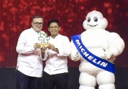 El chef cántabro 'Chele' González brilla en la primera gala Michelin Filipinas con dos estrellas rojas y una verde