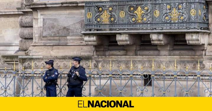 El Louvre estima en 88 millones de euros el valor de las joyas robadas