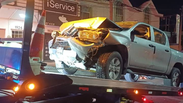 Conductor ebrio provoca aparatosa carambola de cuatro vehículos en el bulevar Independencia de Torreón