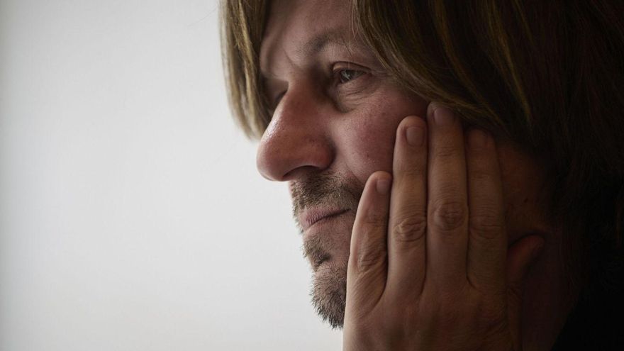 Nacho Vegas, que este sábado estará en la Noche Blanca: "Los poemas son pequeños seres vivos, como animalitos"