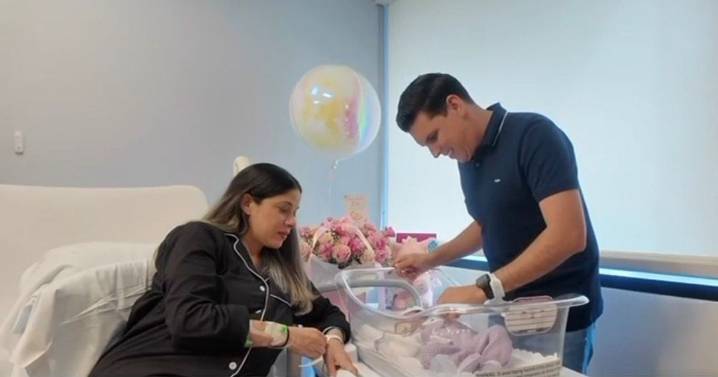 Nace Lía, hija del periodista Alexis Boentes y su esposa Lili Egüe
