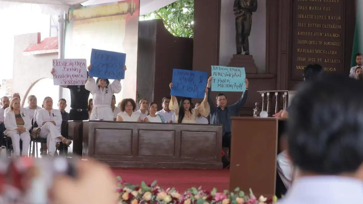 Diputados abandonan sesión solemne en Apatzingán en protesta por Bernardo Bravo