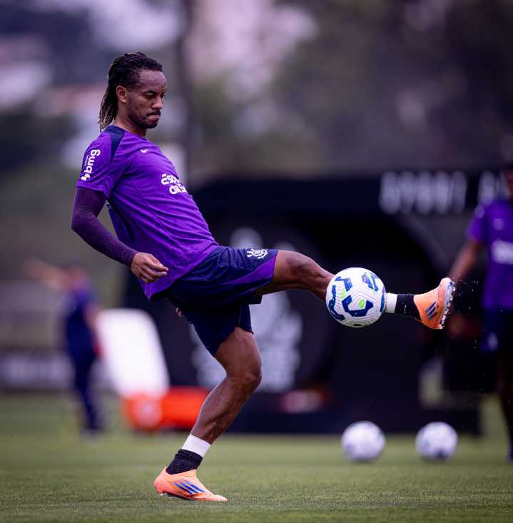 Amdré Carrillo listo para reaparecer en Corinthians tras recuperarse de su lesión de ligamentos