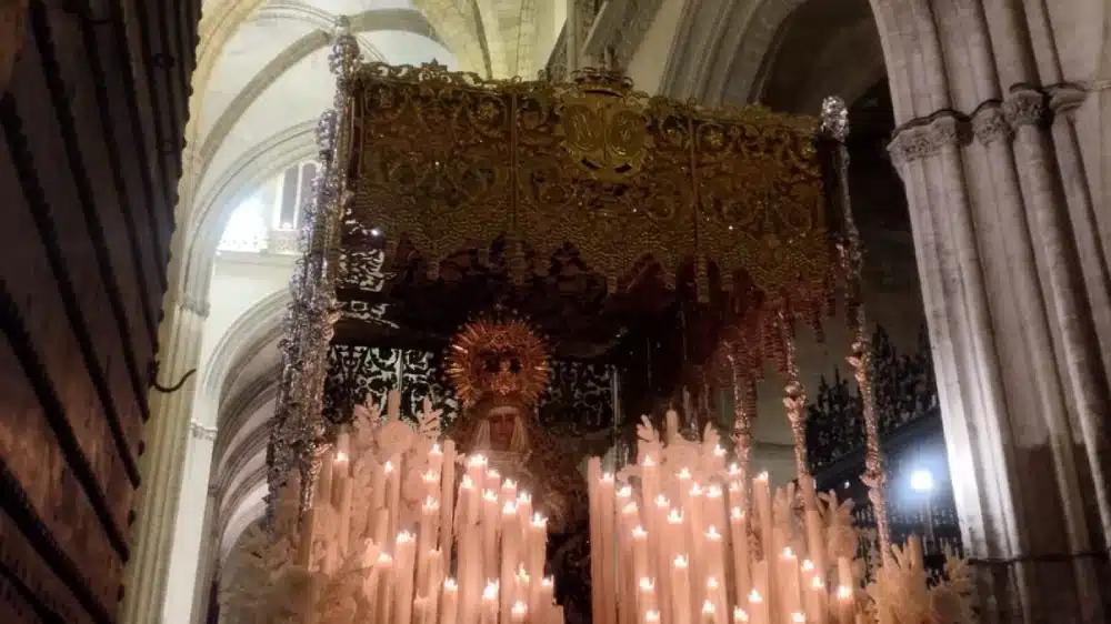 Horario y recorrido del rosario de la Esperanza de Triana al Polígono Sur este 12 de octubre