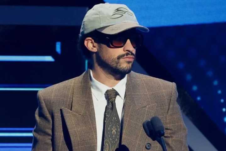 Bad Bunny domina con 11 galardones en los Premios Billboard de la Música Latina 2025