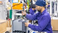 La economía tuvo un leve rebote mensual en agosto y cortó una racha de tres caídas consecutivas