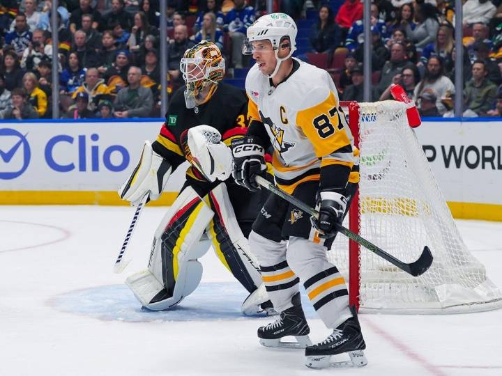 Canucks Live: Game day in Pittsburgh | Could Crosby ever be a Canuck?