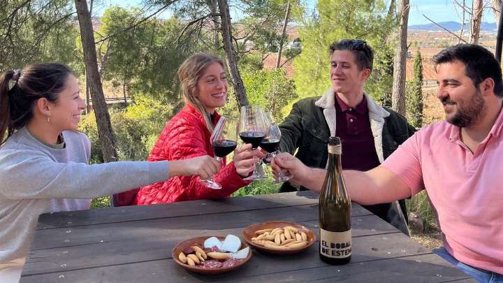 Vera de Estenas: Una gastro-experiencia entre barricas, tinajas y viñedos