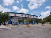 Personas detenidas por faltas administrativas ahora realizan labores de mantenimiento en áreas deportivas de Playa del Carmen