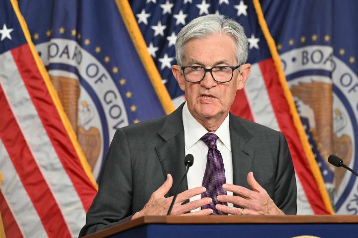 La Reserva Federal baja los tipos otro cuarto de punto priorizando el empleo a la inflación