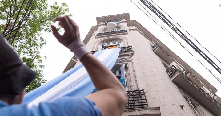 Argentina va a las urnas para sus legislativas mientras intentan matar a tiros a un candidato