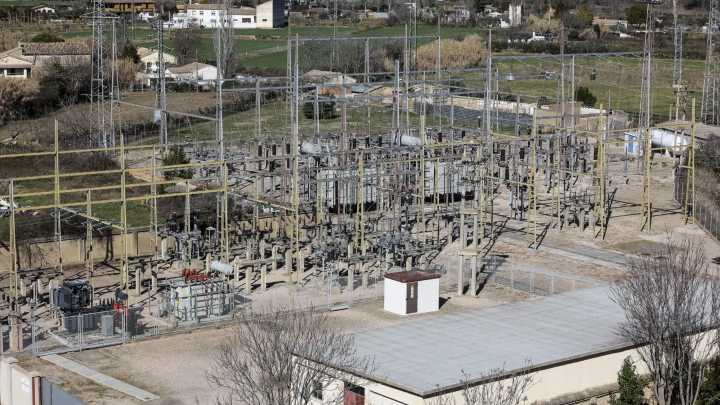 Unos 15.000 clientes de Huesca se quedan sin luz por la desconexión de un transformador