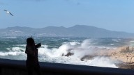 Bajas temperaturas y alertas por oleaje y vientos este domingo en Catalunya y Baleares