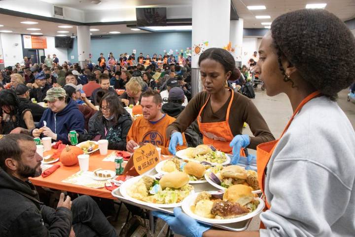 Edmonton charities, business, students renew traditional Thanksgiving meals for those in need