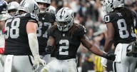 Raiders end 4-game skid by dominating on defense to beat Titans