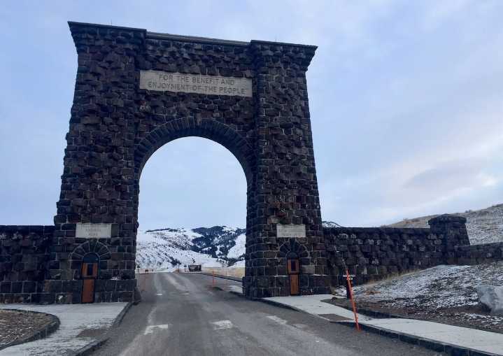 What happens to the national parks if the federal government shuts down? 