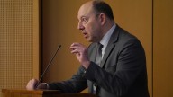 Gonzalo Bernardos, economista: "Hagan lo posible por comprar una vivienda, es su mejor plan de pensiones"
