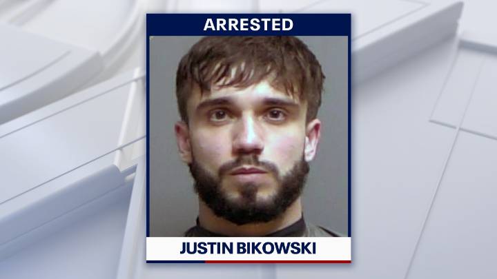 Flagler County man accused of using police-style lights to stop driver, deputies say