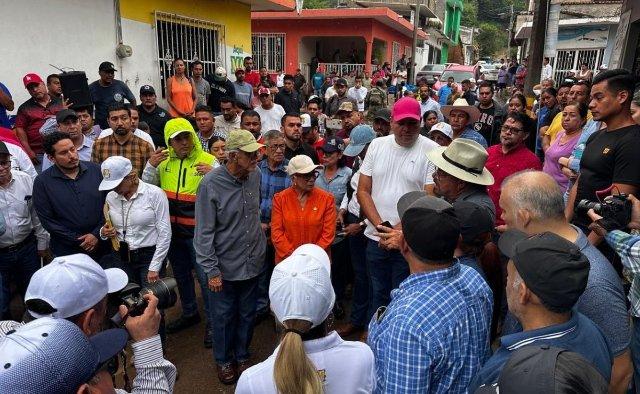 Gobernador de Nayarit recorre Jalcocotán y anuncia acciones ante daños por lluvias