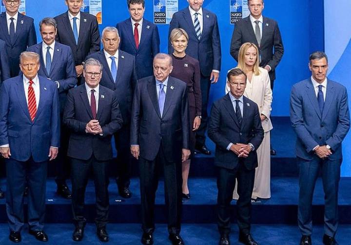Trump: «Quizá deberíamos expulsar a España de la OTAN»
