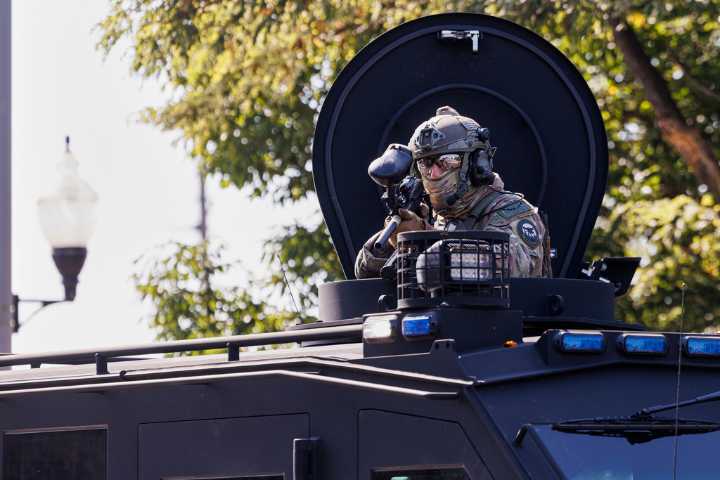 Another court fight likely as Trump federalizes troops in Oregon despite judge blocking mobilization