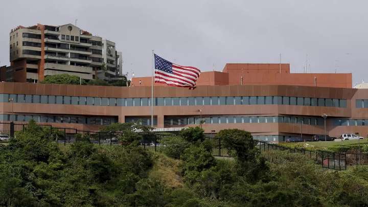 Cabello asegura que Venezuela mantiene contacto con EE.UU. para proteger su embajada en Caracas