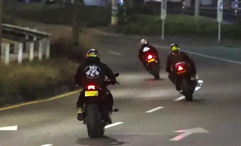 Protestas en Bogotá por restricciones al parrillero en Halloween: “Métanse con nosotros y verán”, amenaza vocero de motociclistas