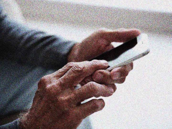 Adultos mayores: los nuevos adictos a las pantallas digitales