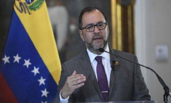 Venezuela anuncia cierre de embajadas en Noruega y Australia