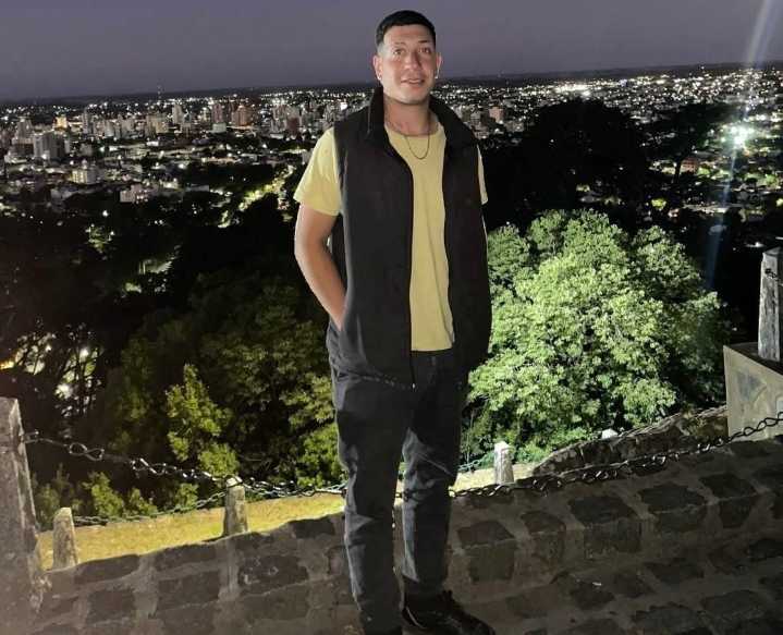 Piden cadena de oración por el joven accidentado este lunes por la noche en moto
