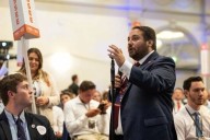 Votarán republicanos disolver grupo juvenil de Nueva York