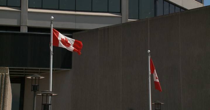Federal government launches tracking system to monitor office attendance