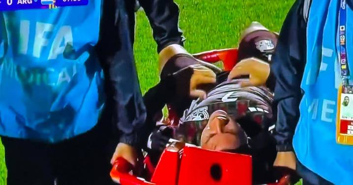 Así fue la terrible lesión de Alexei Domínguez en el México vs Argentina; salió llorando de la cancha (FOTO)