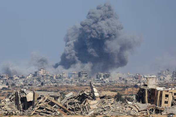 Trump Warns Hamas: Accept Gaza Deal By Sunday Or Face Escalation